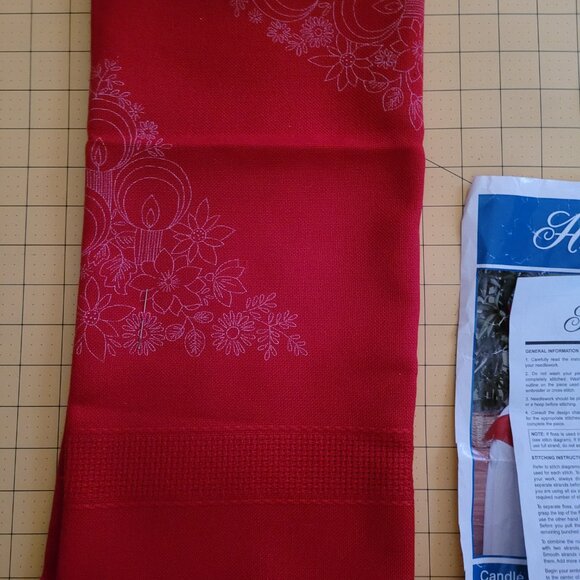 HERRSCHNERS Red Candle Pyramid Stamped Cross Stitch Kit #536009 - Picture 6 of 10